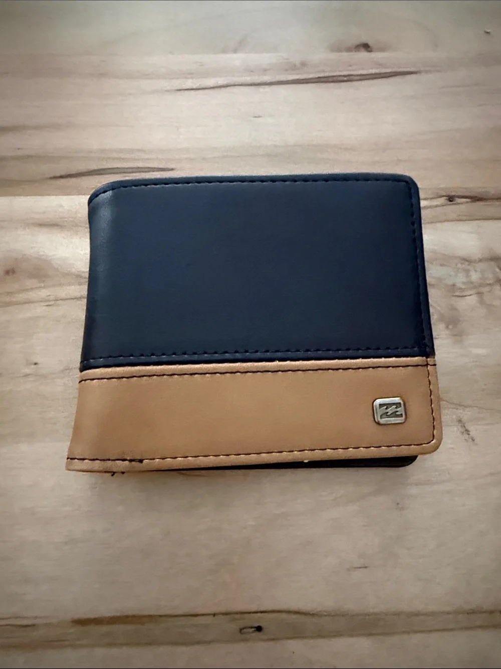 Billabong Two-Tone Men's Wallet - Black & Tan